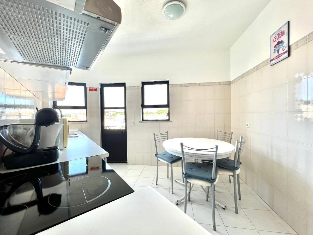 Loky - Near Quarteira Center Apartman Kültér fotó