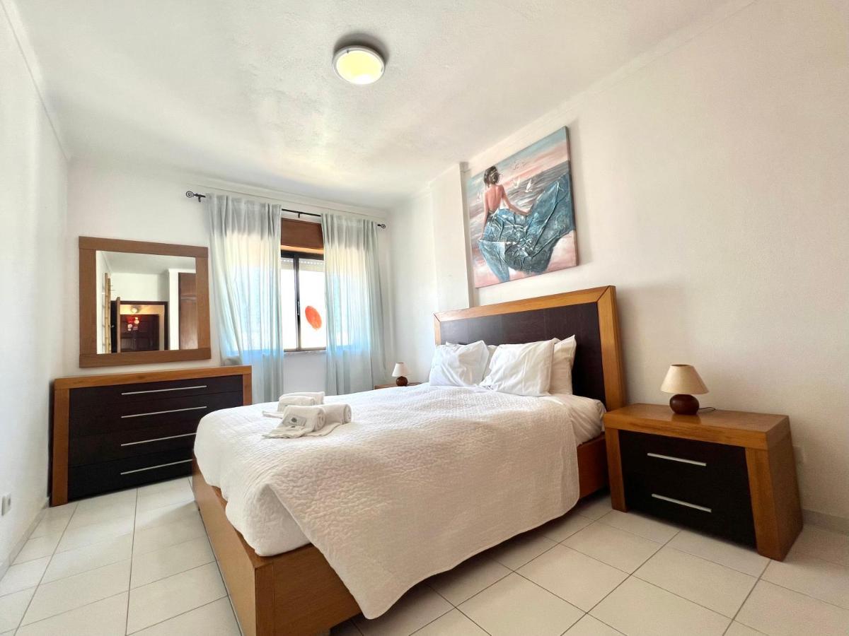 Loky - Near Quarteira Center Apartman Kültér fotó