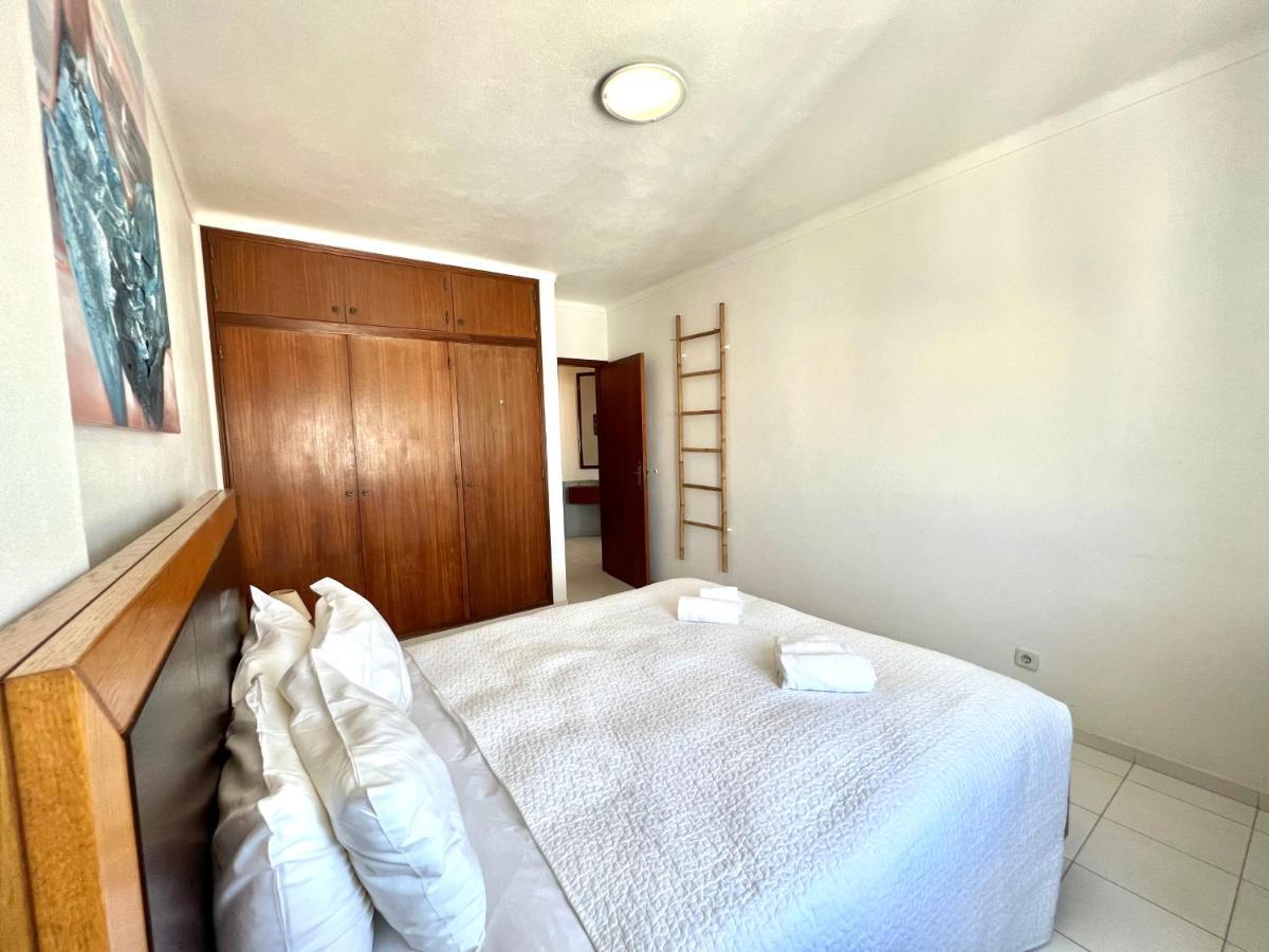 Loky - Near Quarteira Center Apartman Kültér fotó