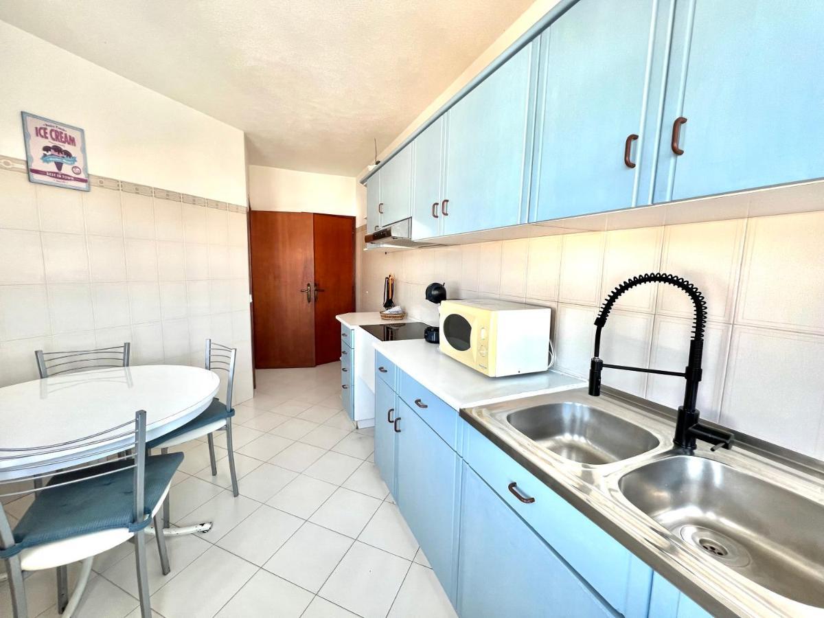 Loky - Near Quarteira Center Apartman Kültér fotó