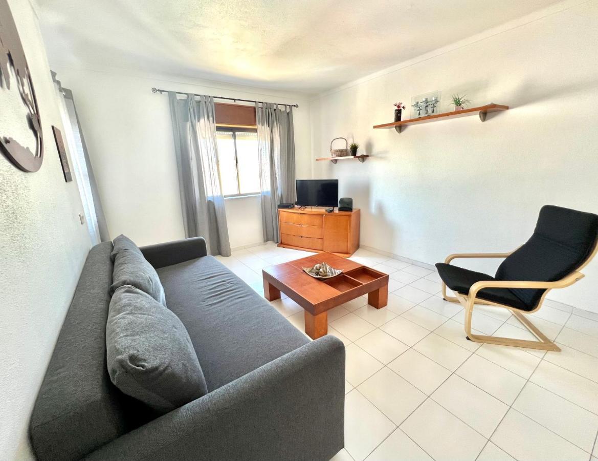Loky - Near Quarteira Center Apartman Kültér fotó